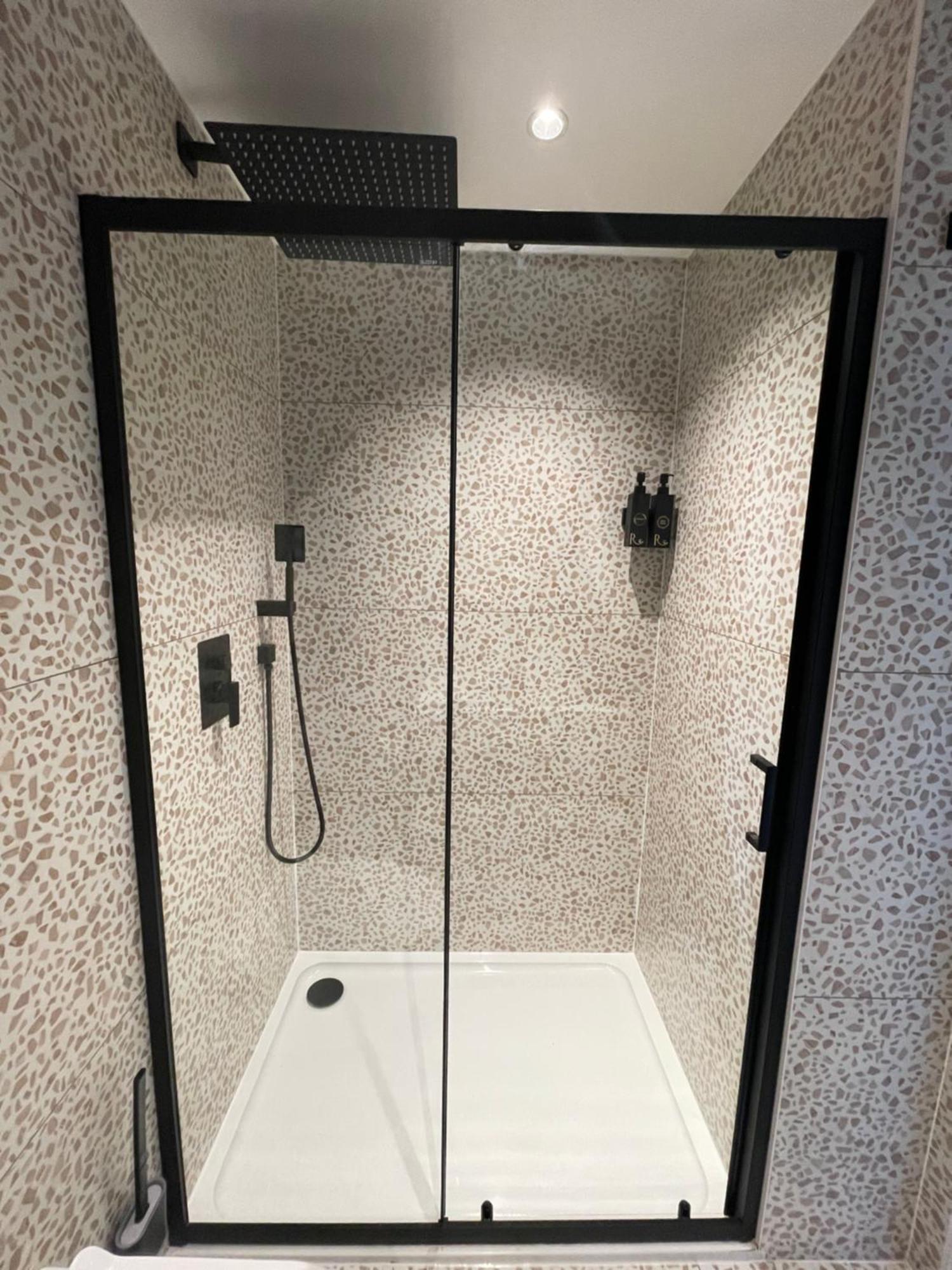 הייז Rosemay Hotel Near London Heathrow Airport מראה חיצוני תמונה