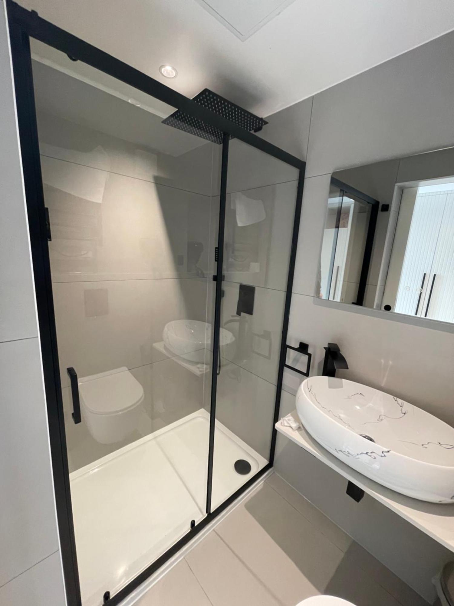 הייז Rosemay Hotel Near London Heathrow Airport מראה חיצוני תמונה