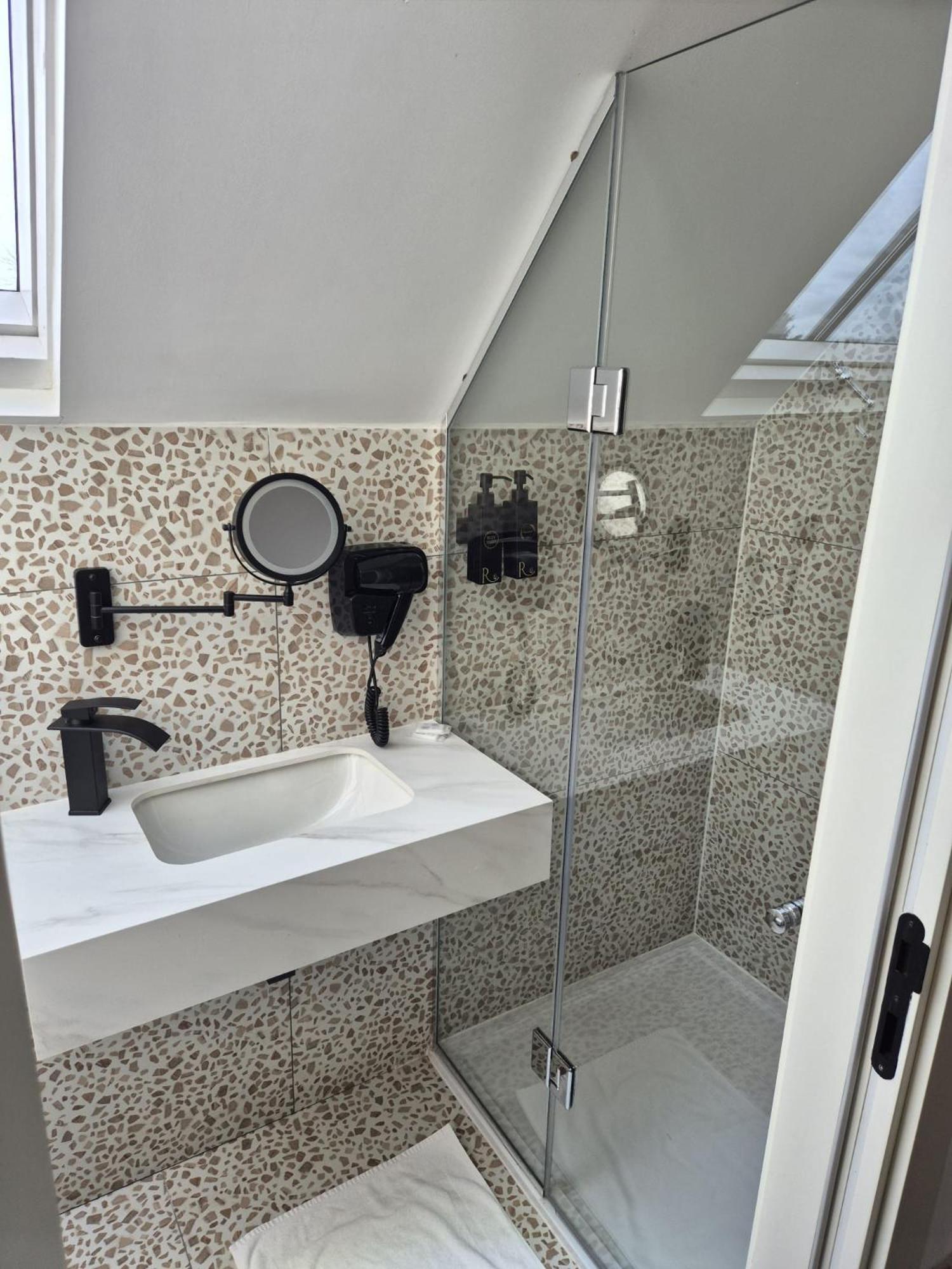 הייז Rosemay Hotel Near London Heathrow Airport מראה חיצוני תמונה